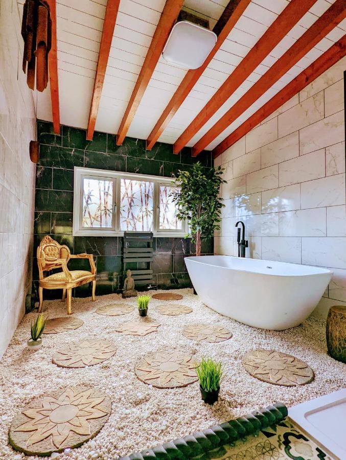 Kaoglen Zen-Feature Bath-Dunkeld-Route 500 Villa Balnald Bagian luar foto